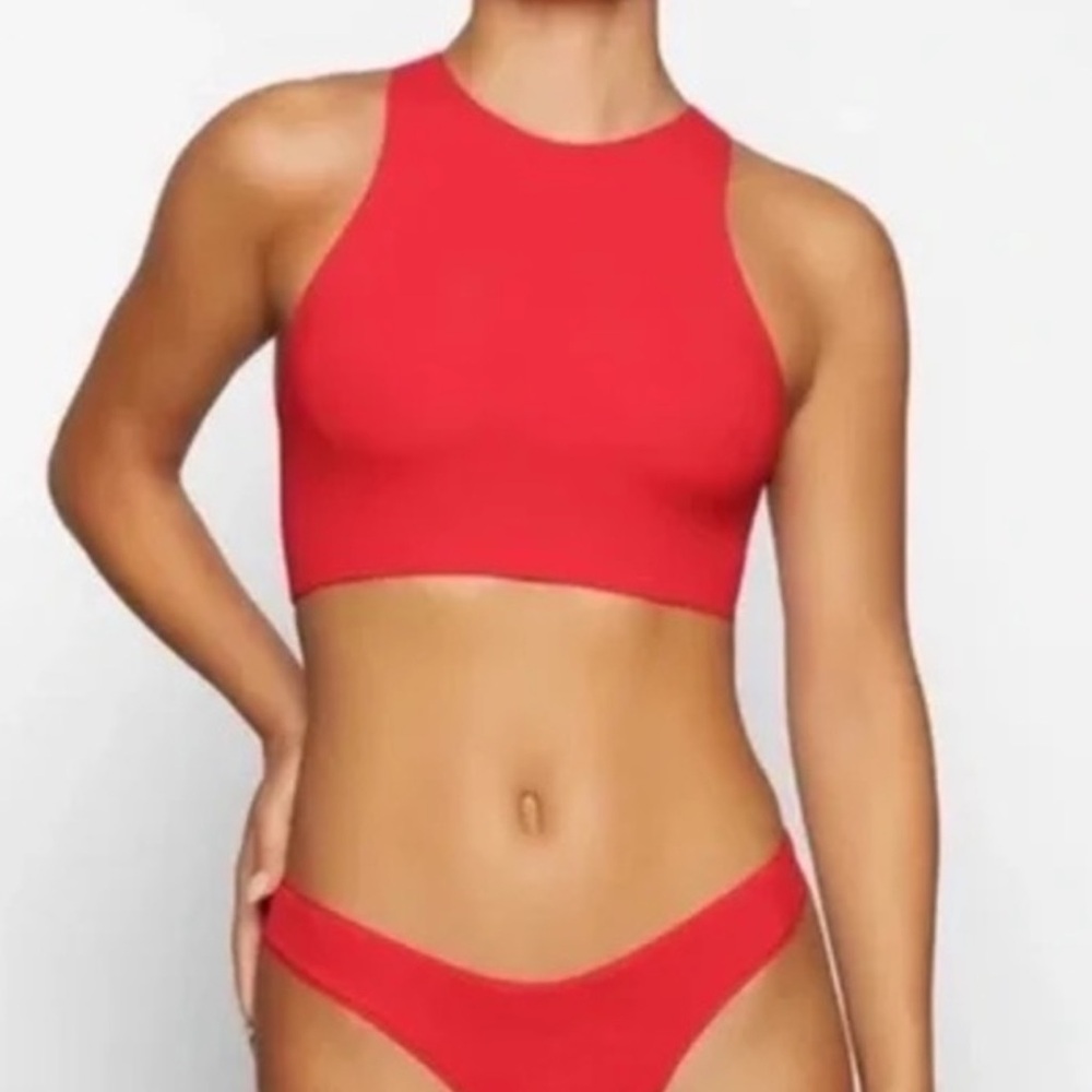 NWT LIMITED EDITION FITS EVERYBODY HIGH NECK BRALETTE TANK RUBY | 2X